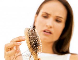 Read more about the article Alopecia, calvície e queda de cabelo- Existe alguma diferença entre elas?